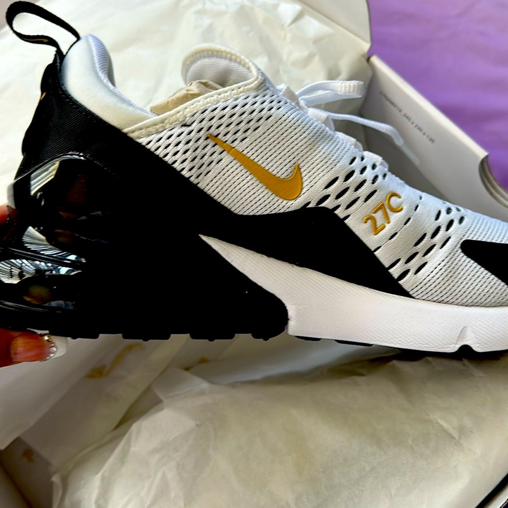 NIKE AIR MAX 270 size 12 - New never worn